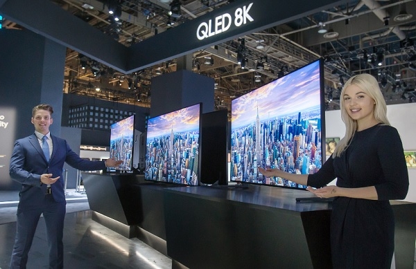 삼성전자 전시관에는 'QLED 8K'는 AI기술을 기반으로 화질·사운드·스마트 기능이 향상됐으며, 방문객들이 각각의 장점을 체험할 수 있도록 구성되어 있다.(사진=삼성전자)