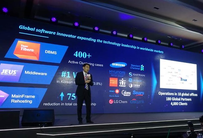 티맥스 김익수 전무가 지난 4월 26일 중국 항저우에서 열린 ‘화웨이 인텔리전트 컴퓨팅 컨퍼런스’에서 티베로의 우수한 성능을 소개했다.