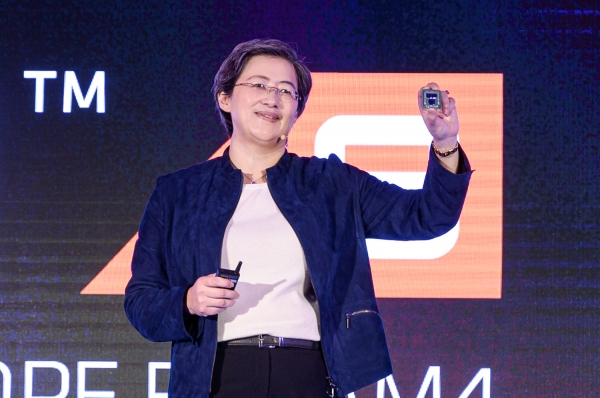 컴퓨텍스 2019 기조연설을 하는 AMD 회장 겸 CEO 리사 수 박사