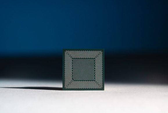 인텔의 로이히 뉴로모픽 칩(사진=인텔)