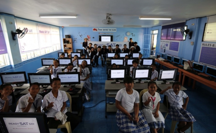 KT SAT 임직원이 지난달 29일부터 일주일 간 필리핀 카피테 지역의 휴고 페레츠 초등학교에서 글로벌 사회공헌활동을 시행하였다.