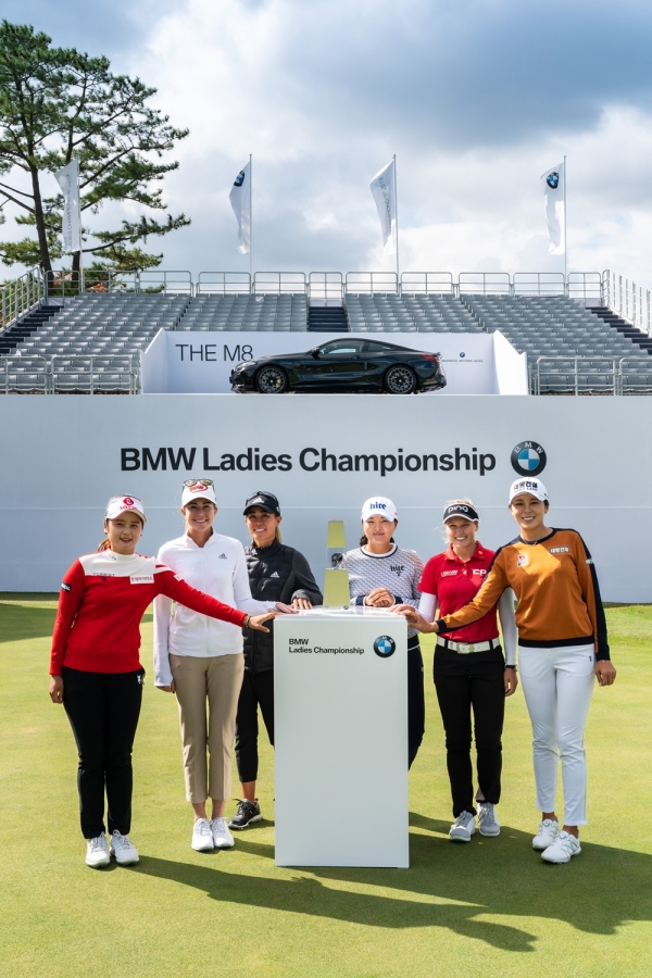 BMW 레이디스 챔피언십 2019에 참가하는 최혜진, 폴라 크리머, 대니얼 강, 고진영, 브룩 헨더슨, 허미정 등 선수들이 22일 오후 공식 포토콜에 참여해 포즈를 취했다