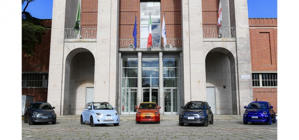 이탈리아 밀라노에서 공개된 신형 피아트 500 전기차