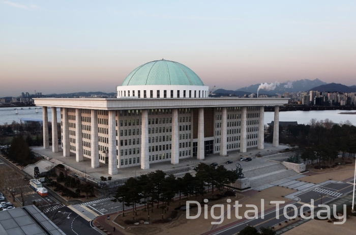 서울 여의도 국회의사당 전경 모습 출처: 국회