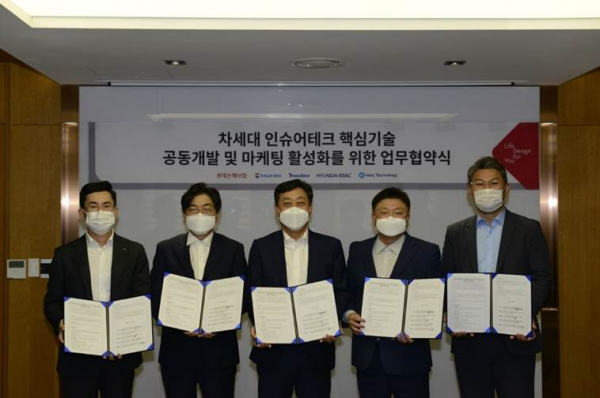 왼쪽부터 롯데손해보험 최원진 대표, 인슈로보 서민 대표, 티맥스데이터 이희상 대표, 현대BS&C 노영주 대표, 에이치닥테크놀로지 한국지점 주용완 대표.