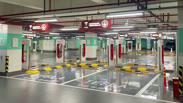 중국 상하이 테슬라 슈퍼차저 [사진: 테슬라]