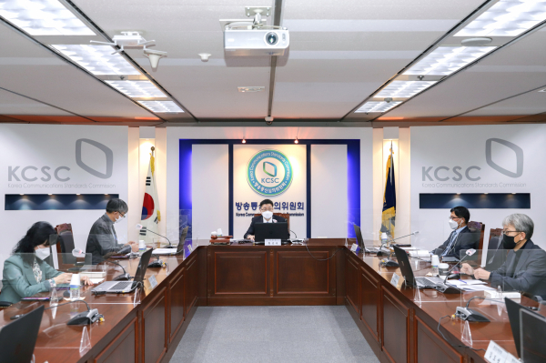 통신소위 회의 모습 [사진 : 방송통신심의위원회]