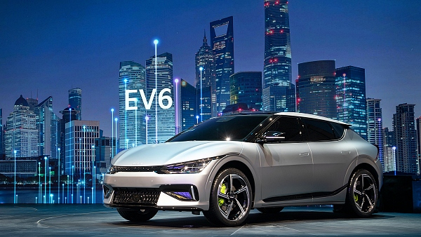 2021 상하이 모터쇼에서 공개한 기아 EV6 전기차 [사진: 기아]