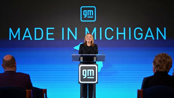 GM 전기차 투자 전략을 발표하는 메리 바라 GM 회장 [사진: GM]