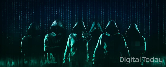 러시아의 우크라이나 침공으로 전쟁이 발발한 가운데 온라인 공간에서도 치열한 사이버전쟁이 진행되고 있다. [사진: 셔터스톡]