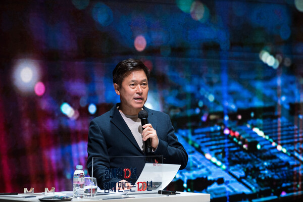 출범 10주년 기념 행사에서 발언하는 박정호 SK하이닉스 부회장 [사진: SK하이닉스]