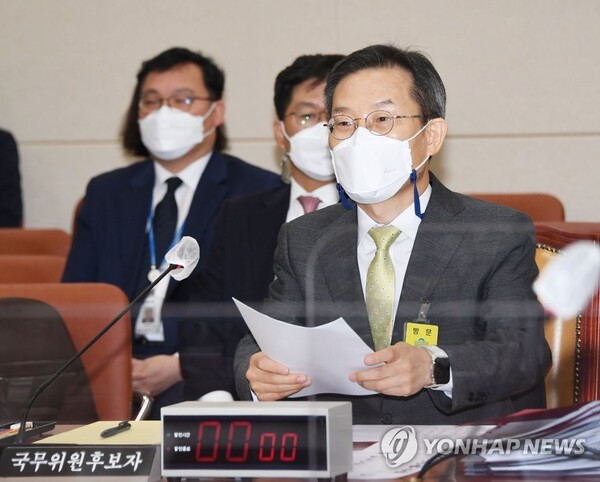 이종호 과학기술정보통신부 장관 후보자가 3일 오전 국회에서 열린 인사청문회에서 의원질의에 답하고 있다 [사진 : 연합뉴스]