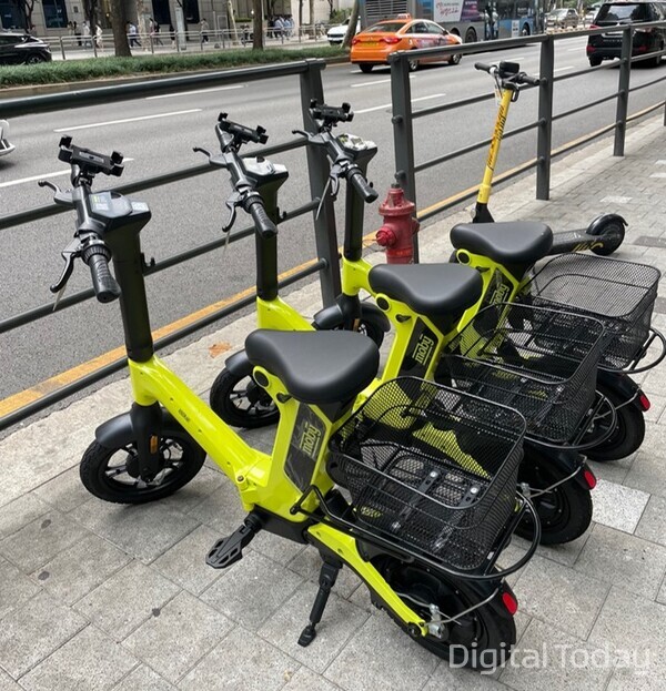 서울 강남·역삼 등지에 배치된 플레이모비 공유 전기 자전거 '모빅' [사진: 디지털투데이]