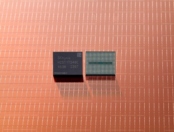 SK하이닉스가 개발한 낸드 4D 238단 칩 [사진: SK하이닉스]