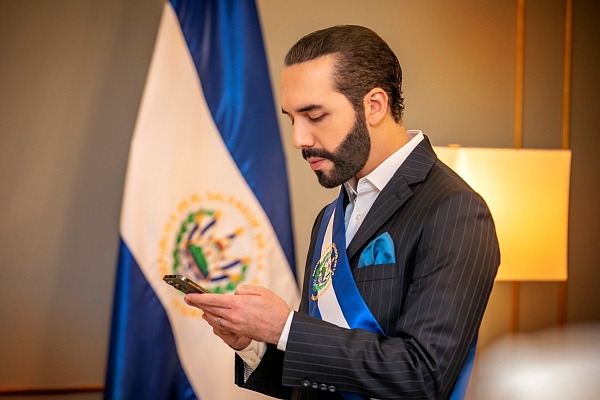 지난 2019년 만 38세에 당선된 나이브 부켈레 엘살바도르 대통령 [사진: 나이브 부켈레 트위터]