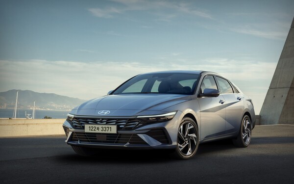 현대차가 공개한 더 뉴 아반떼 디자인 [사진: 현대자동차]