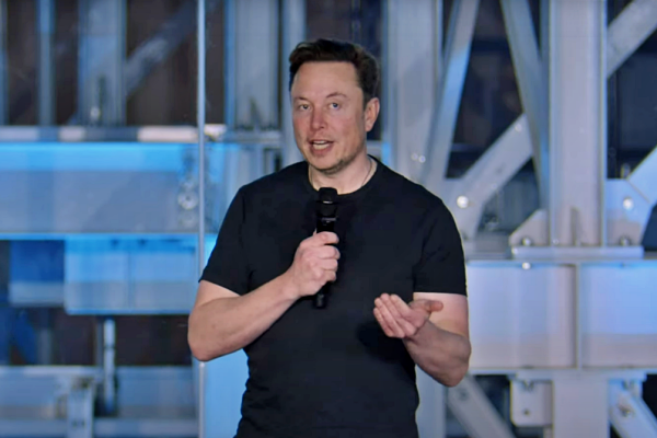 '2023 투자자의 날' 행사에서 발표 중인 일론 머스트 테슬라 CEO [사진: 테슬라 라이브]