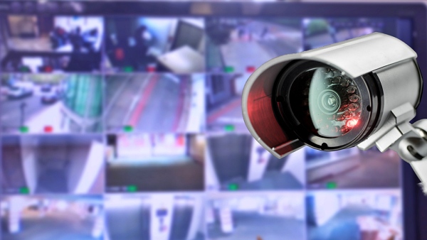 영국 고속도로에 AI 감시 카메라가 설치, 운용되고 있다 [사진: 셔터스톡]