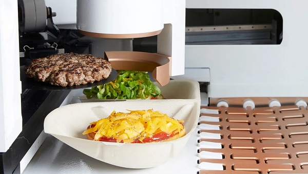 크리에이터(Creator) 레스토랑에서 개발한 햄버거 로봇 [사진: Creator]