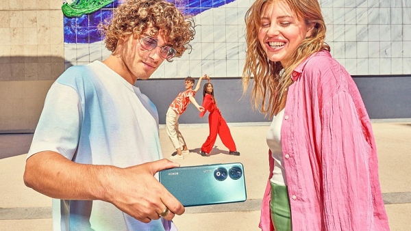 아너90 스마트폰 [사진: 아너]