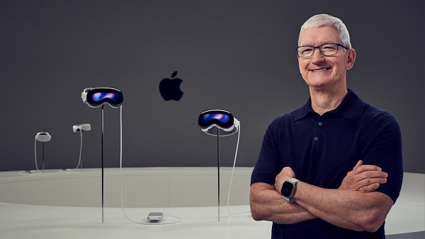 O CEO da Apple, Tim Cook, revelou o Apple Vision Pro e disse que o alvorecer da computação espacial chegou. [사진: 애플]
