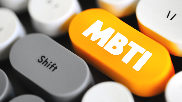 네이버 '인물 정보 본인 참여 서비스'에 MBTI가 가장 많이 등록된 것으로 나타났다 [사진: 셔터스톡]