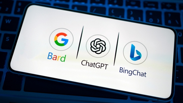 오픈AI의 챗GPT와 구글의 바드 [사진: 셔터스톡]