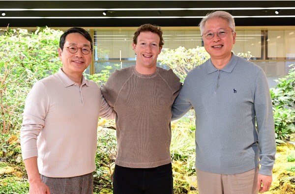 (왼쪽부터) 조주완 LG전자 CEO, 마크 저커버그 메타 CEO, ㈜LG 권봉석 COO [사진: LG전자]