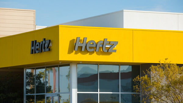 허츠(Hertz)의 스티븐 셰어 최고경영자(CEO)가 결국 사임 압박을 이기지 못하고 물러날 것을 밝혔다. [사진: 셔터스톡]
