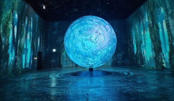 한 공간에서 커다란 고래는 물론 장황한 우주까지 감상할 수 있는 곳이 있다. [사진: 인스파이어]