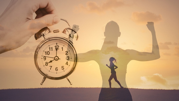 과체중이나 비만한 이들의 경우 저녁 운동이 혈당 수치를 낮추는 데 더 효과적이라는 연구 결과가 나왔다. [사진: 셔터스톡]