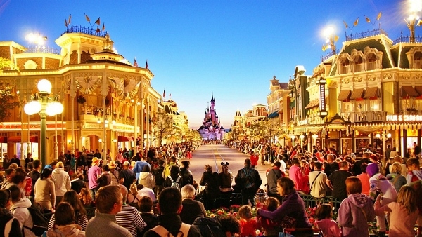 디즈니가 테마파크와 크루즈 사업을 위한 600억달러 규모의 확장 계획을 발표했다. [사진: 픽사베이]