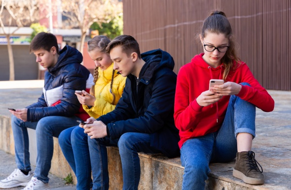 미국 하원이 어린이 온라인 안전법(KOSA) 등을 발의했다. [사진: 셔터스톡]