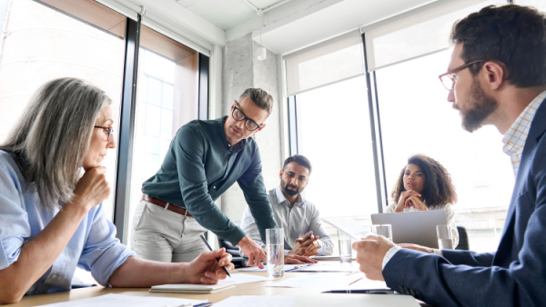 기술 기업의 인공지능(AI) 열풍에 따라 기업 내 최고AI책임자(CAIO)라는 새로운 역할이 생겼다. [사진: 셔터스톡]