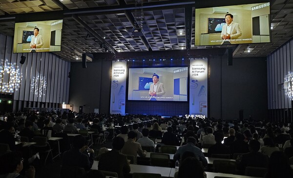 '삼성 슬롯 꽁 머니 포럼 2024'에서 개회사를 하고 있는 삼성전자 한종희 대표이사 부회장 [사진: 삼성전자]