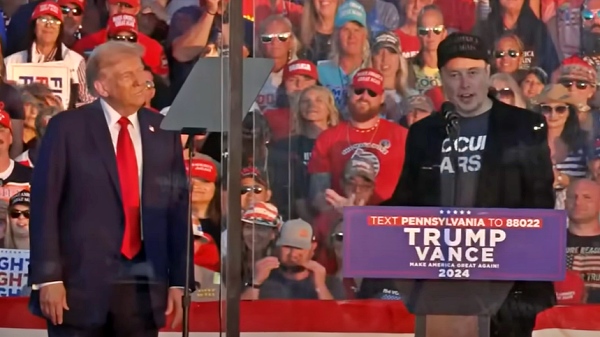 지난 10월 트럼프 펜실베이니아 유세에 지원 연설에 나선 일론 머스크 [사진: 폭스 4 뉴스 유튜브]