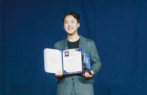 인플루디오, K팝 포토카드 거래 플랫폼 '포카마켓' 운영 - 뉴스 썸네일 이미지