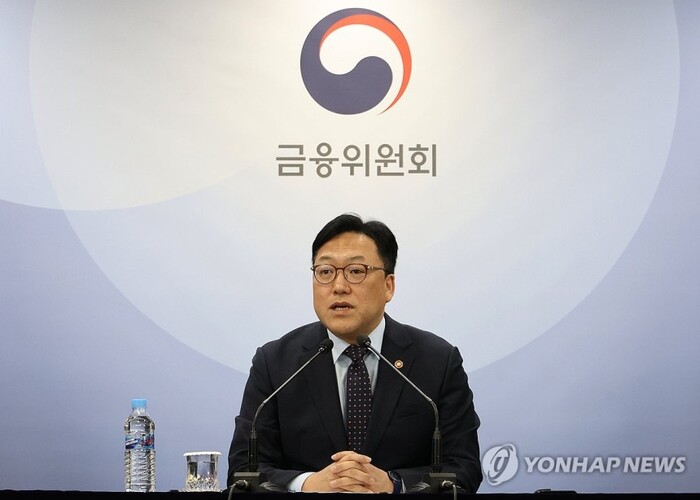 김병환 금융위원장이 22일 정부서울청사에서 열린 기자간담회에서 발언하고 있다. [사진: 연합뉴스]
