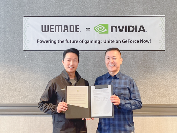 박정수 위메이드넥스트 대표(왼쪽)와 케이타 이다 엔비디아 부사장이 기념촬영을 하고 있다. [사진: 위메이드]