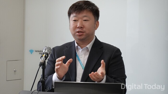 김은성 한국인터넷진흥원(KISA) 스미싱대응팀장이 최근 스미싱 수법에 대해 설명하고 있다. [사진: 한국인터넷진흥원]