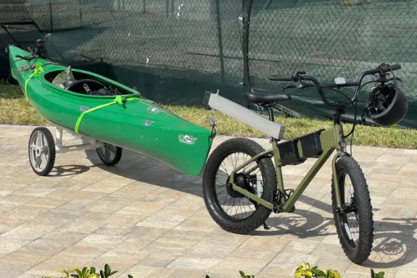 잭래빗 XG 프로가 카약을 견인하는 모습 [사진: 일렉트릭]