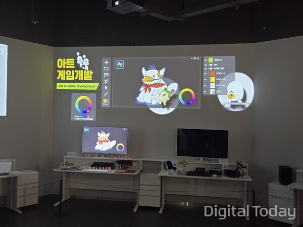 '제2의 나라' IP를 활용해 자신에게 맞는 게임 직군을 탐색할 수 있다. [사진: 이호정 기자]