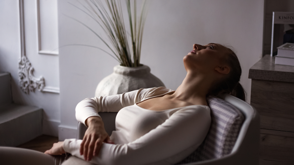 외로움을 느끼는 사람은 세상을 다르게 느낀다는 연구 결과가 나왔다. [사진: 셔터스톡]