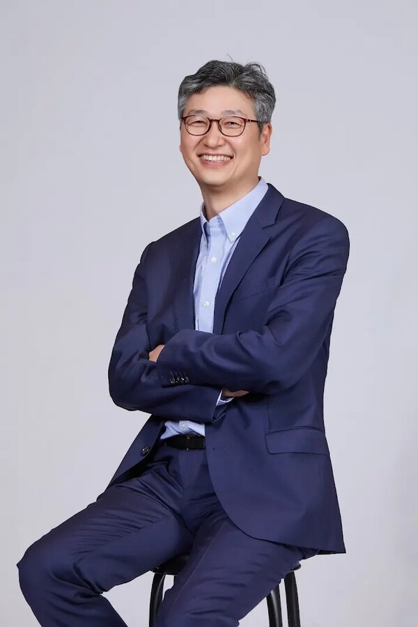 과학기술정보통신부와 한국연구재단은 이달의 과학기술인상 5월 수상자로 김재준 서울대학교 전기·정보공학부 교수(사진)를 선정했다고 30일 밝혔다. [사진: 과기정통부]