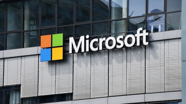 MS의 데이터센터 확장에도 불구하고, 데이터센터 용량이 부족할 수 있다는 보도가 나왔다. [사진: 셔터스톡]