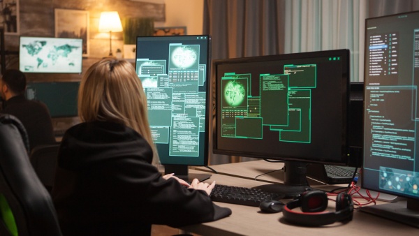 러시아가 지원하는 해커 조직 '콜드리버'(COLDRIVER)가 신종 악성코드로 공격을 감행하고 있다. [사진: 셔터스톡]