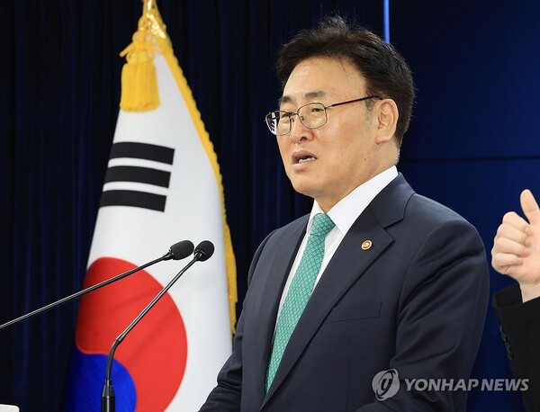 유상임 과학기술정보통신부 장관이 9일 서울 종로구 정부서울청사에서 과기정통부 핵심과제 추진현황 브리핑을 하고 있다. [사진: 연합뉴스]