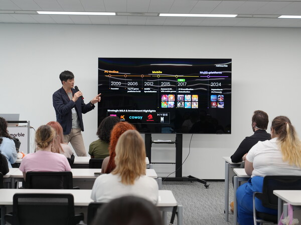 넷마블문화재단은 지난 21일 넷마블 본사에서 미국 오하이오주립대학교 학생 20여명을 대상으로 '2025년 게임 탐험대'를 진행했다고 22일 밝혔다. [사진: 넷마블문화재단]