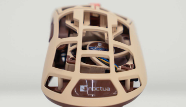 녹투아의 냉각 팬을 내장한 펄사 게이밍 마우스 [사진: 펄사] 