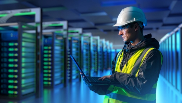 AI가 발전하면서 전력 소비 문제가 떠오르고 있다. [사진: 셔터스톡]